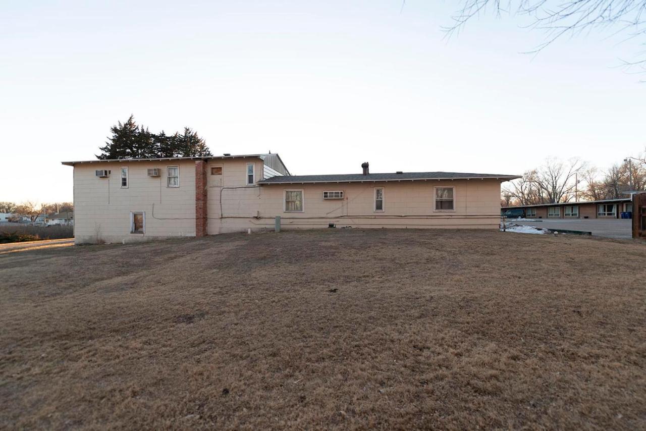Cedar Inn McCook Exterior photo