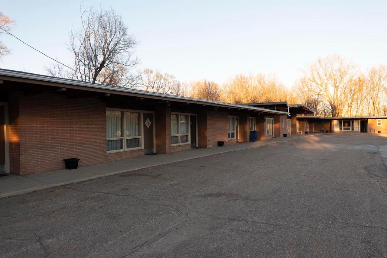 Cedar Inn McCook Exterior photo