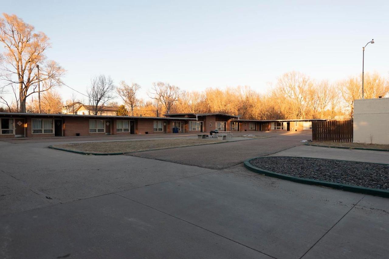 Cedar Inn McCook Exterior photo